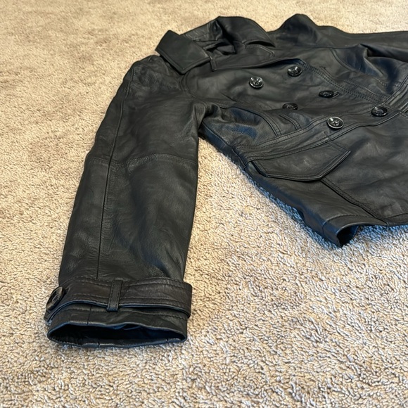 Woman’s Medium Leather Jacket - Picture 3 of 10